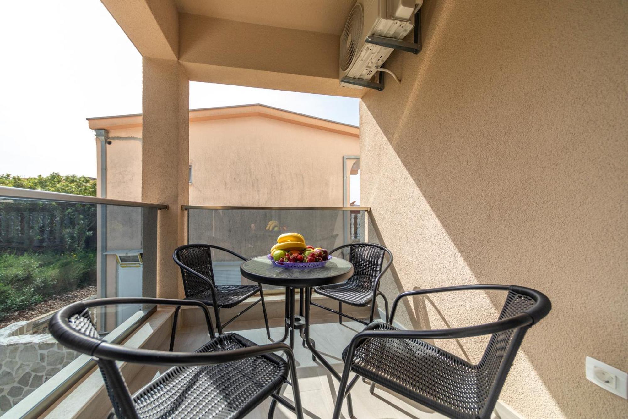 Sunways Apartments Dobra Voda Rum bild